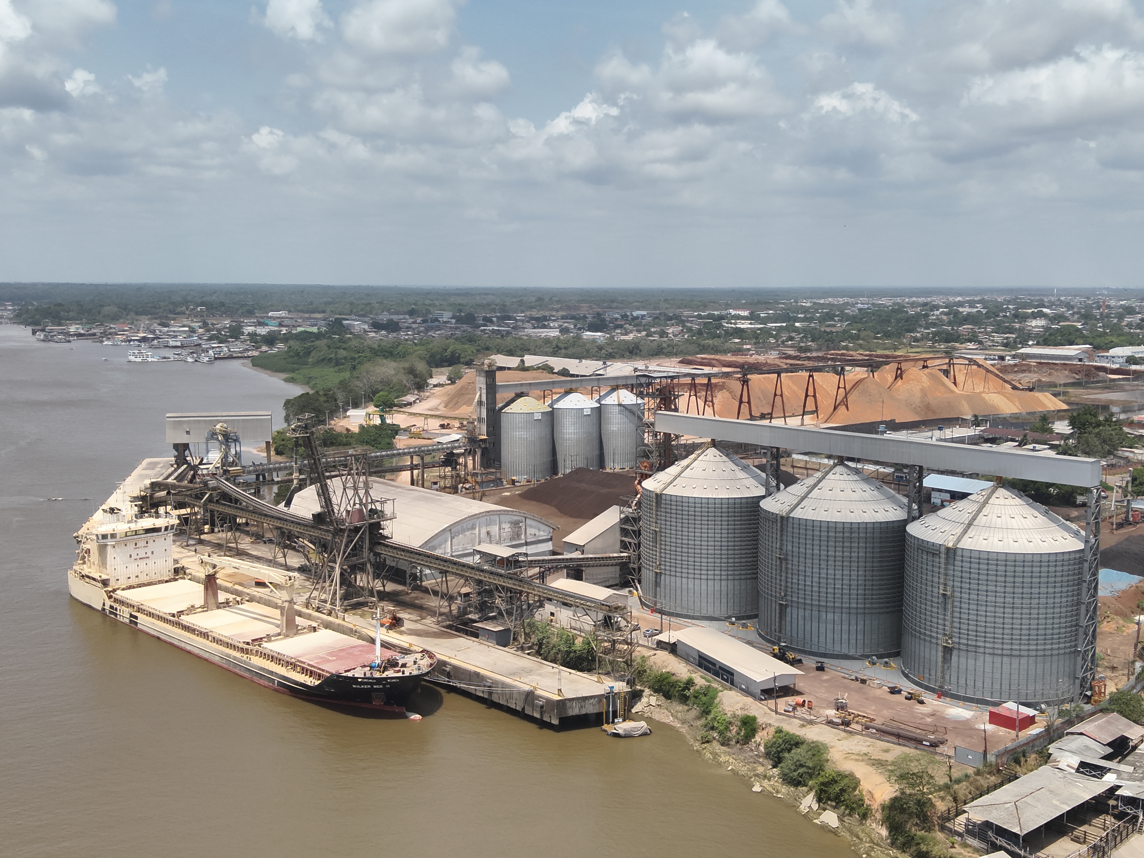 CDSA registra avanço histórico e consolida Porto de Santana como eixo estratégico da navegação interior (balsas graneleiras)