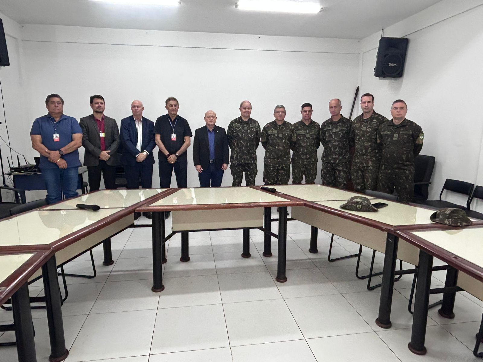 Exército Brasileiro conhece estrutura do Porto de Santana em visita institucional 