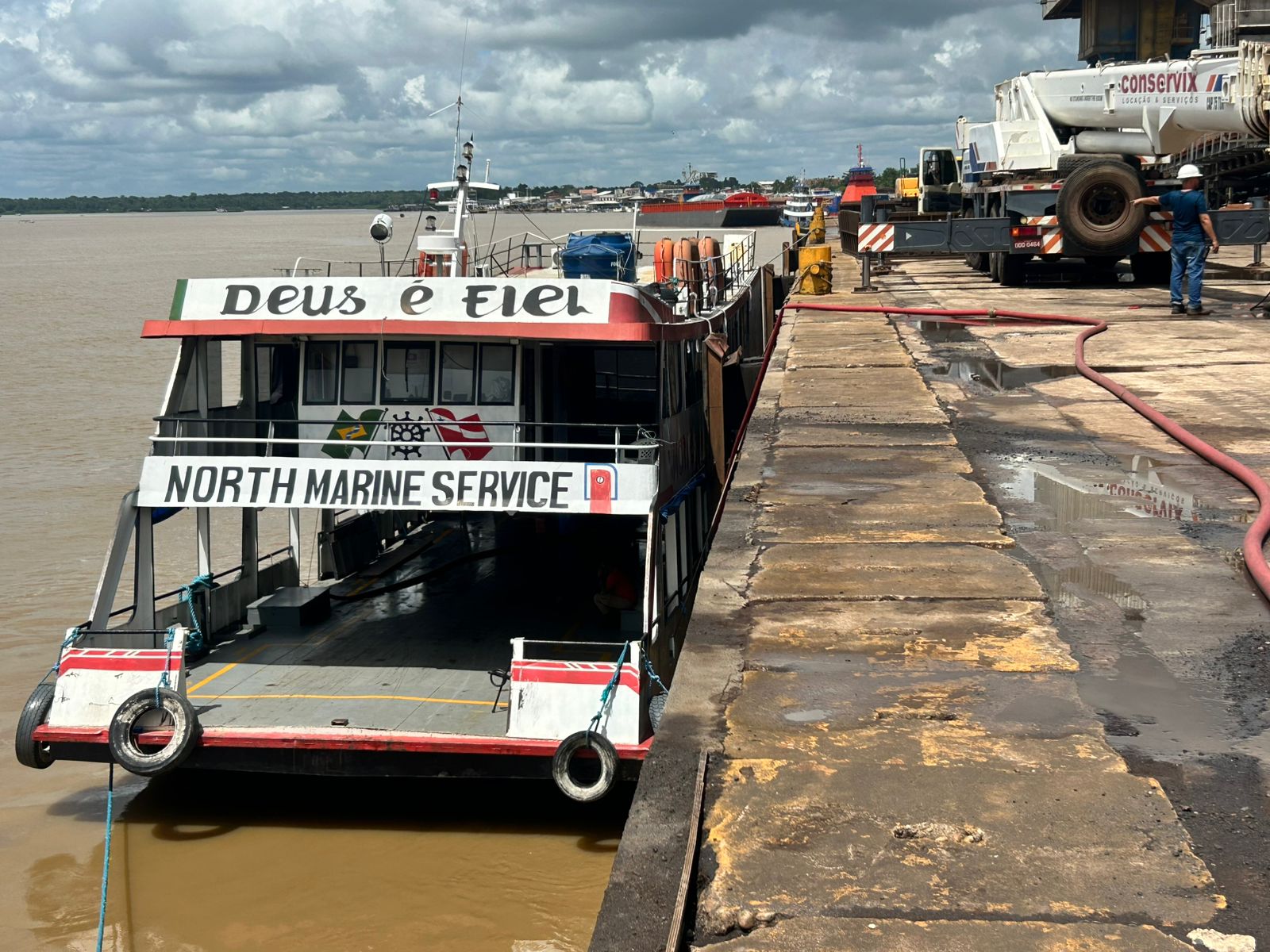 CDSA reforça ajuda humanitária e leva água potável a comunidades do arquipélago do Bailique