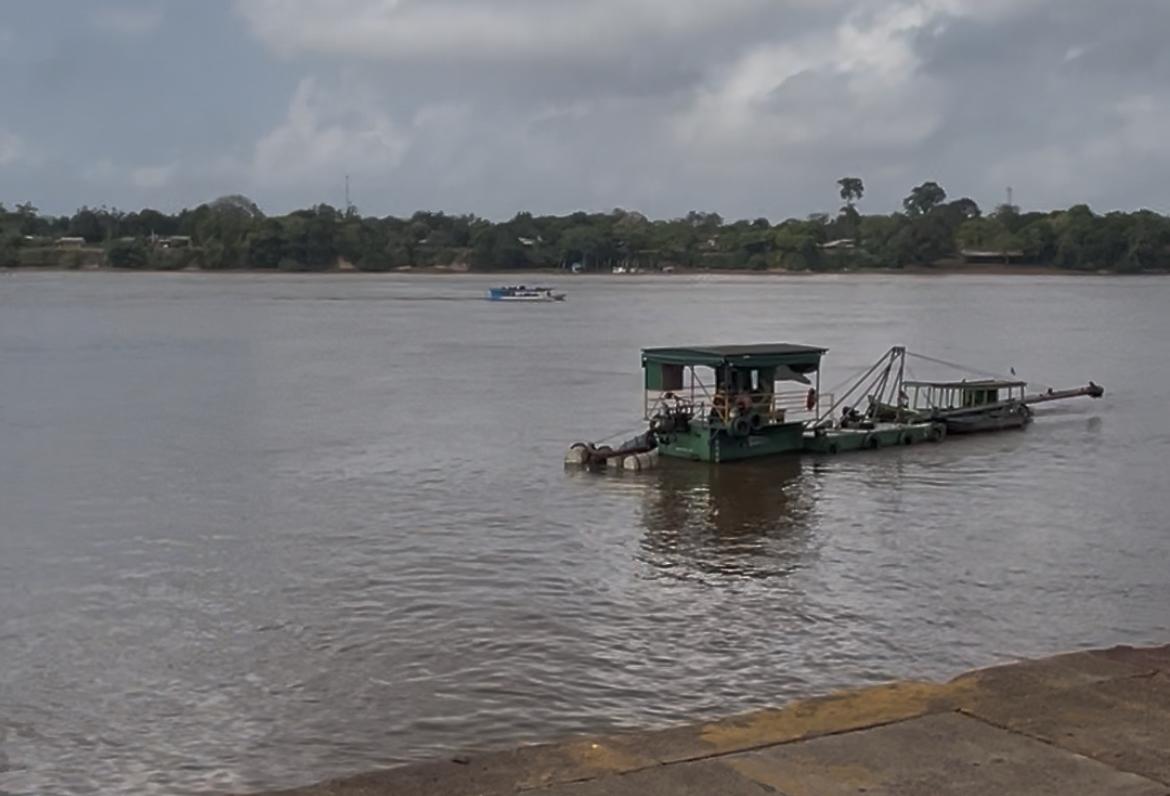 CDSA realiza operação de dragagem no píer 1 visando melhorar operações de navios 