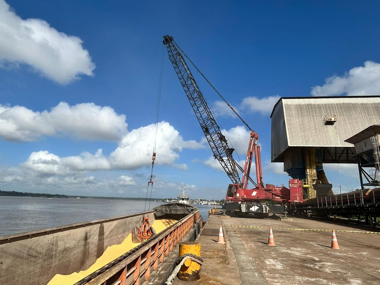 Porto de Santana: CDSA registra novo recorde com crescimento nas movimentações em outubro de 2025