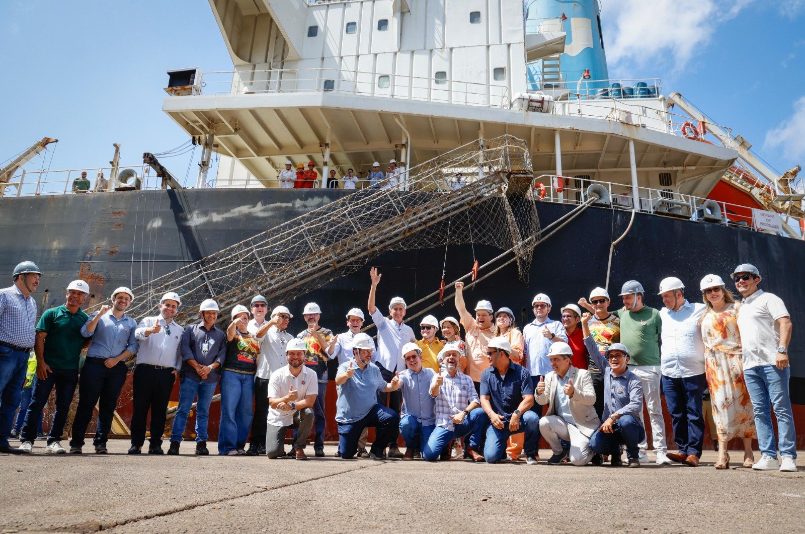 Histórico: Navio chinês atraca em Santana inaugurando nova rota marítima entre China e Brasil